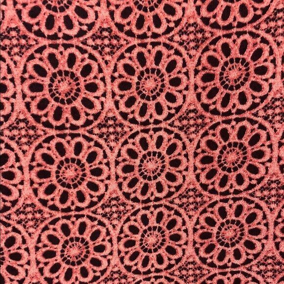 Worthington Deep Coral Ruffle Flutter Sleeve Blouse Small Medallion Print‎ - Picture 6 of 9